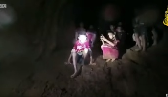洞窟で行方不明の少年12人とコーチ、奇跡の生存確認!!9日間を耐える(動画あり)