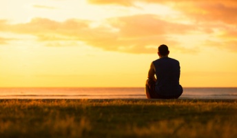 なぜ人は他人の不幸で幸せを感じるのか
