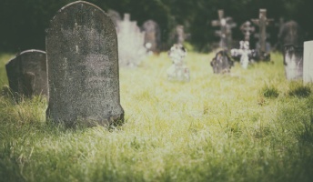 【閲覧注意】女児死体のコレクターが釈放へ 墓地から幼女を掘り起こし人形を作る
