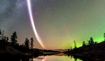【地球オワタ】夜空になぞの発光、新種のオーロラか 北米で観測 これはもう終末