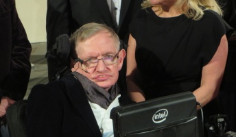 故ホーキング博士が最後に執筆した論文が発表 「別の宇宙を観測する方法」