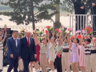 【動画】中国のキッズ、トランプ大統領を歓待させられる