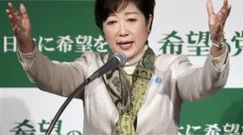 小池百合子「築地は守る」→築地再開発検討会議をたった７分で退席して選挙遊説に出発