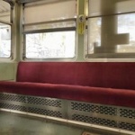 【衝撃】22歳男性が走行中の電車内の床に落書きした理由ｗｗｗｗｗｗｗｗｗｗｗｗ