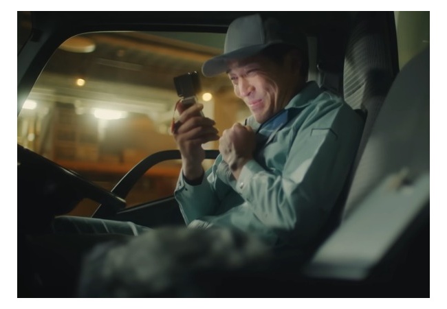 ヘブバンのCM、「もはや宗教」と話題に