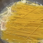 春野菜たっぷり♪菜の花とベーコンの簡単ワンパンパスタ！