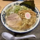 若い子ばかりの中でひとり。