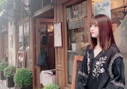 おしゃれすぎる！ 松村沙友理、パリの街並みに溶け込んでいる画像。。。