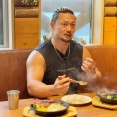 プロレスラー 愛鷹 亮氏が大絶賛！ステーキロッヂの「カンガルーステーキ」