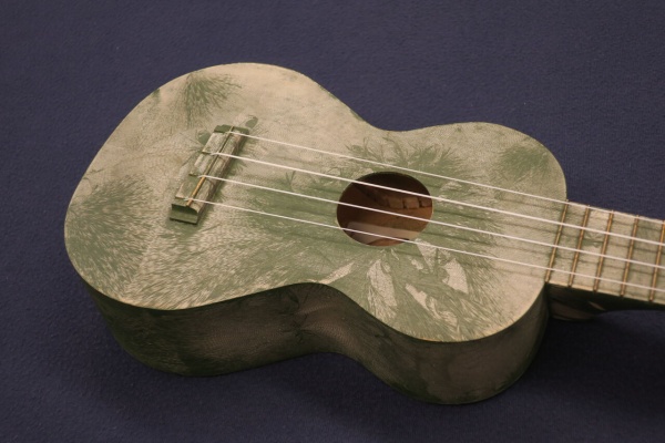 ウクレレに囲まれて” - ビンテージウクレレ