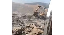 【中国】二つの企業に権利を落札された採石場、現場で2社間のショベル戦争が勃発…動画あり