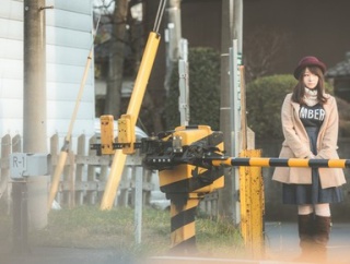 年の離れた友人の妹が私と同じ高校に入学。友人が私の制服を妹に譲ってくれって。友人ち兄妹多いしお金ないし別にいいよ→友人「結局サイズ合わなくてさｗ」じゃあなんで持ってった？