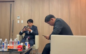 「マック食ベてスマホいじってた時に…」念願のドラフト指名をまさかの“見逃し”→ぼう然…22歳の一幕が話題に「フリーズしてる」「呼ばれた瞬間…」
