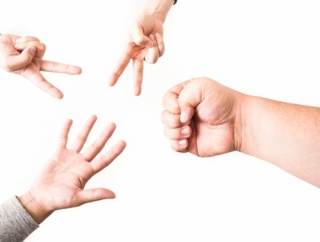 【？報】AKBとジャニーズの全裸野球拳がXで流出wwwww