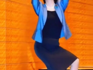 高市早苗首相の絶叫ダンス