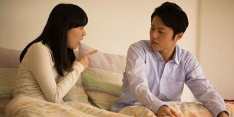 【イラっと】「あのタレントさんかわいいよね」って言うと必ず年齢聞いてくる。「分からない」って言っても毎回聞いてくる。自分で調べて！