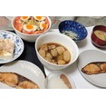 晩御飯：ぶり照り、ポテトサラダ、冷奴、味噌汁、残り物ズ