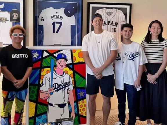 【画像】大谷翔平さん、顔がパンパンなのに小顔すぎると話題にwwwwwwwwwwwwwww