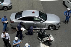 【大阪】覆面パトカーとバイクが交差点で衝突…20歳くらいの男性死亡