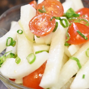 意外な組み合わせ♪大根とミニトマトのイタリアンサラダ