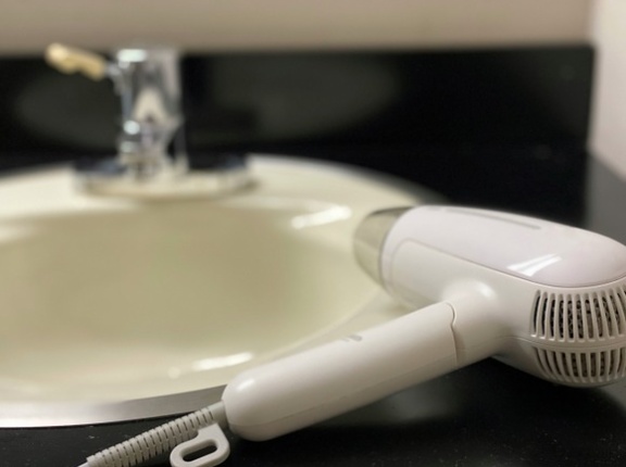 温泉施設さん、ドライヤー使用料を取り始める