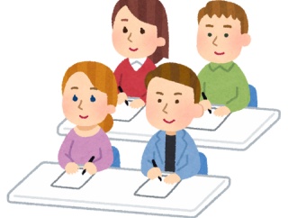 父が６歳の時に亡くなり、放課後は母の仕事が終わるまで児童館にいることに