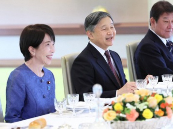 天皇陛下 高市首相や閣僚を招いて、皇居宮殿で昼食会 　秋篠宮殿下もご出席