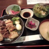 『銀座 花なり「やきとり丼定食」800円』の画像