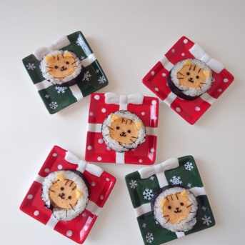 猫の卵巻き寿司

