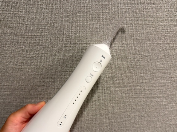 「歯間の汚れが吹っ飛んで歯茎も強くなって口臭も激減する」最強のジェットウォッシャーが話題に！マジで凄いと共感殺到！！