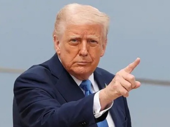 【悲報】トランプおやびん「船員は根性見せてホルムズ海峡通れ！」