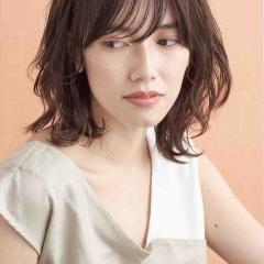 暗髪をいかす大人ナチュラルミディ