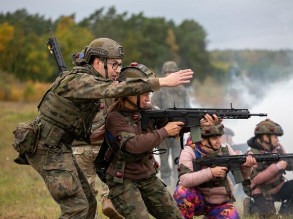 ポーランド陸軍主催の市民参加の体験イベント「軍隊とトレーニング(食事付き)」！