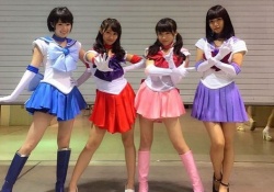 【衝撃】高山一実×桜井玲香×秋元真夏×深川麻衣のセーラームーンコス・・・なんかえちぃｗｗｗ