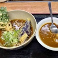ランチタイム親父さんフル回転　笠置そば 西荻窪店