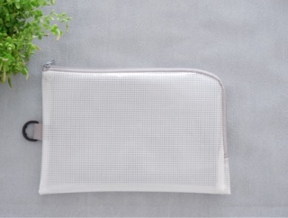 ダイソーのL型ファスナーポーチで手帳まわりが快適に｜A5サイズがちょうどいい