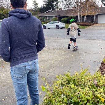 息子が孫に教える