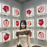 『[ノイミー] 尾木波菜、色白美肌際立つオフショル姿にファン釘付け「最強のデート服スタイル」「透明感ありすぎ」』の画像