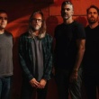 BETWEEN THE BURIED AND MEがInsideOutと契約！！
