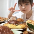 松本わかな、1人パン屋巡りに行く