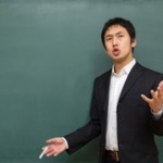 顧問（60代）「違うだろ！ちょっと貸してみろ、いいか、クラリネットの咥え方はこう！」　JC「ｷﾞｬｱｱｱｱ｣