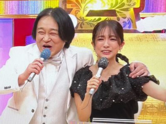 お笑い芸人・永野さん、生放送で女子アナの肩を抱き寄せ大はしゃぎ→CM中、とんでもないことになっていたｗｗｗｗｗ