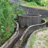 『湯谷池の円筒分水 (偏心式の円筒分水) / 島根県松江市町春日』の画像