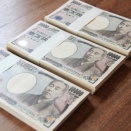100億円もらえるけどクロゴキブリ100匹いる8畳の部屋に1日閉じ込められるボタン
