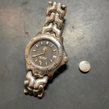 『安い!東灘区で腕時計の電池交換880円~タグホイヤー TAG Heuer 時計の電池交換 神戸市東灘区の安い靴修理と合鍵作成・時計の電池交換のお店 プラスワン』の画像
