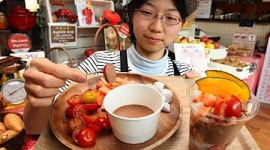 野菜にチョコをつけて食べる「チョコべジ」が静かなブーム・・・野菜嫌いも克服?