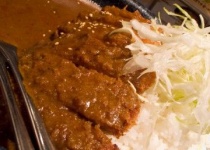 カレーにトンカツのせたら美味いうんちゃうか？