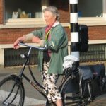 トンキンで通り魔、チャリに乗っていたおばあちゃん、何者かに頭を石でメッタ打ちにされ重体…