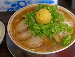 チャーシュー麺大盛　にんにくトッピング　小ごはん　山創