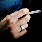 喫煙者「タバコうまい！」ｽﾊﾟｰ　俺「吸うだけで寿命縮んでるけどいいの？ｗ」